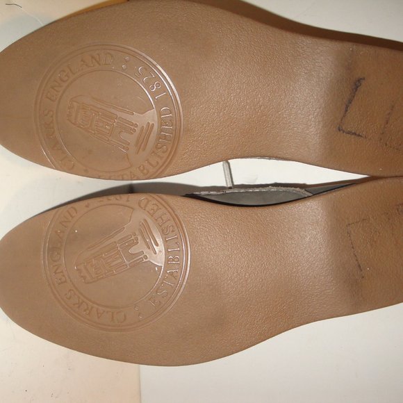 CLARKS - Picture 9 of 9